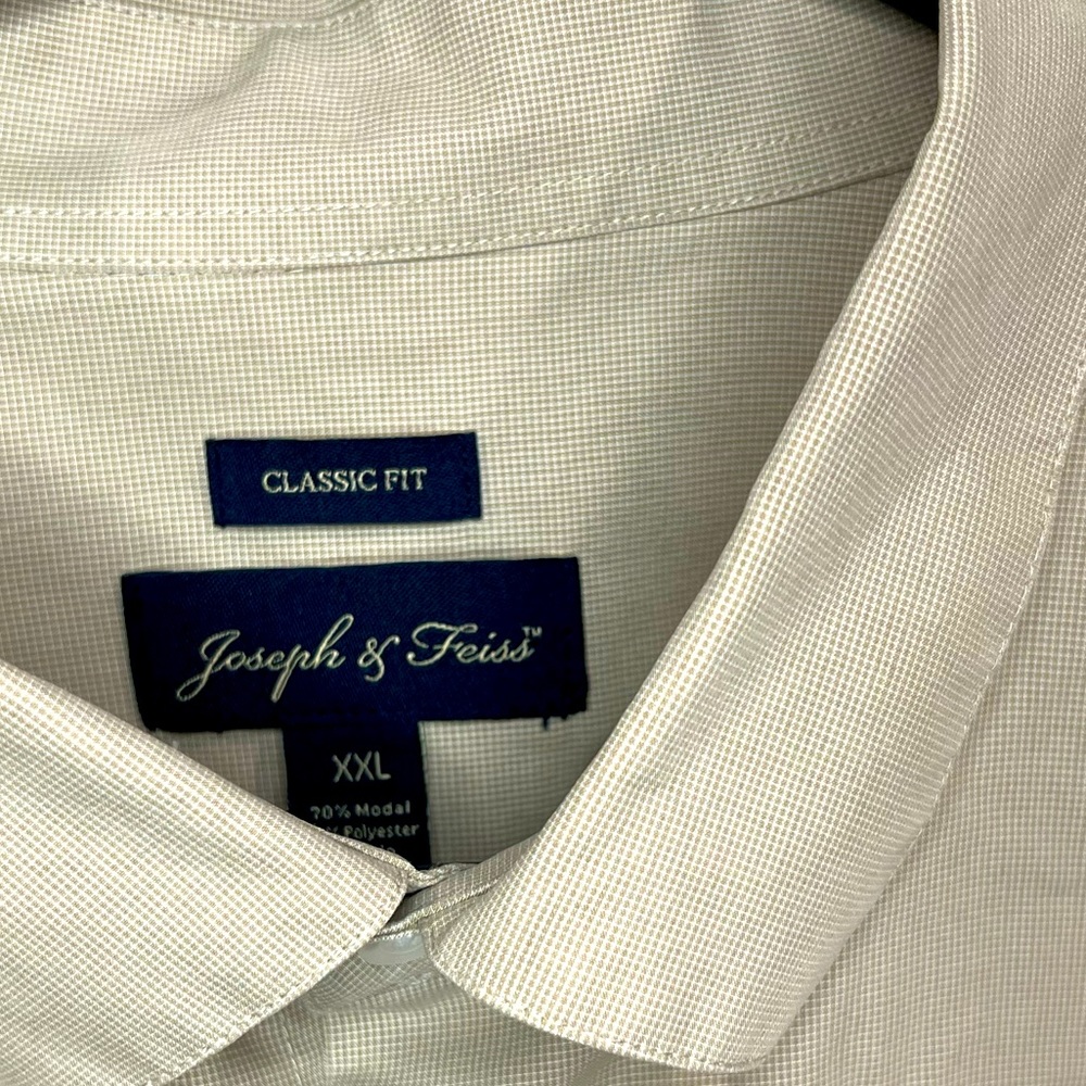 Nice short sleeve casual XXL shirt like new.